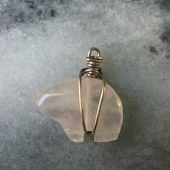 Vintage Jewelry - Rose Quartz Fetish bear pendant